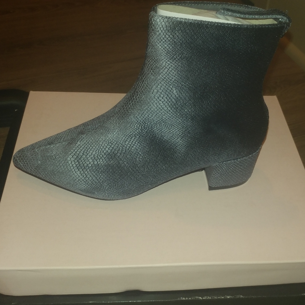 Gray velvet low heel ankle boot size 6